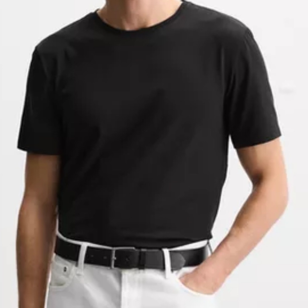 Black Tee